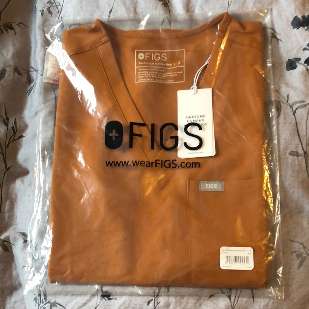 NWT Atlantic Fall Figs Catarina scrub top